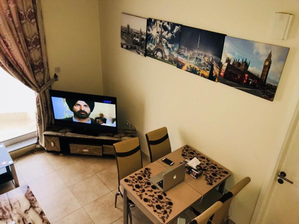 California Hostel Dubai Exteriör bild
